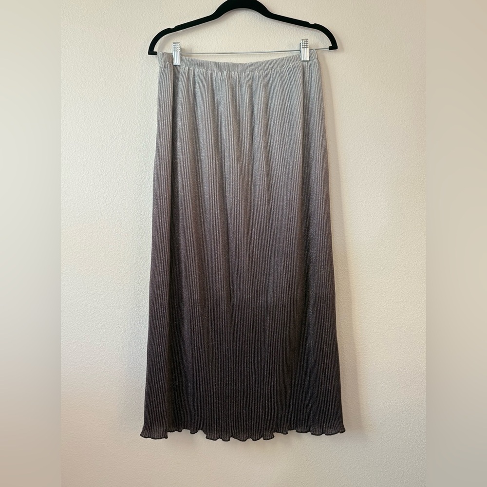 Petal & Pup Gray Ombre Pleated Midi Skirt - Picture 3 of 5